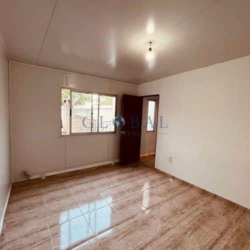 Imagen 4 de 11 de Se Alquila Apartamento A Dos Cuadras De Av. Italia Y Propios!