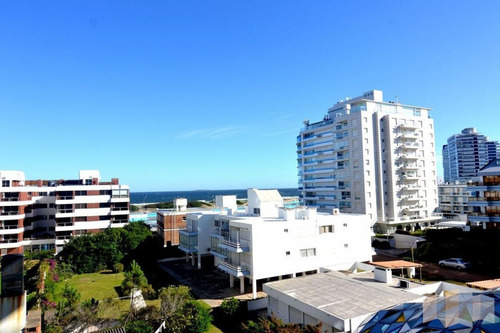 Imagen 2 de 21 de Apartamento En Punta Del Este, Brava