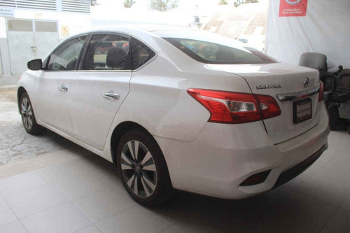 Imagen 4 de 15 de Nissan Sentra 2018 4p Exclusive L4/1.8 Aut Nave