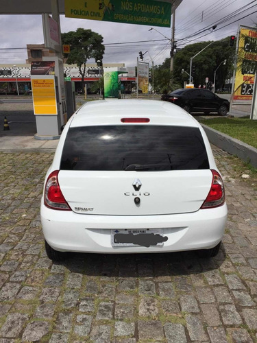Clio Hatch 2016