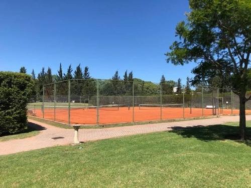 Imagen 4 de 11 de Lindisima Casa En Exclusivo Lote En Castores