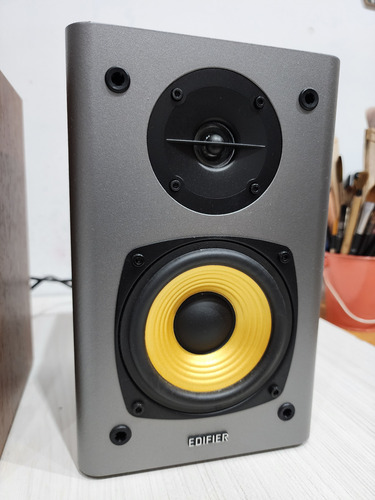 Parlantes Edifier R1000t4 24w Casi Nuevos!! Plateado (Usado)