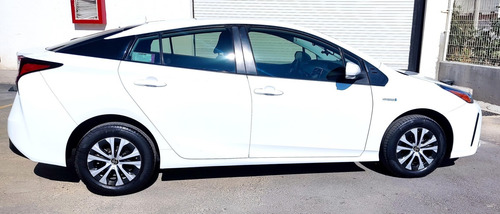 Toyota Prius 1.8 Base Cvt