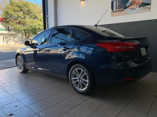 Imagen 5 de 17 de Ford Focus 4p 1.63 L Mt S 2015