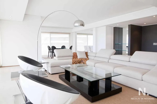 Espectacular Apartamento En Edificio De Categoría En Playa Brava, Punta Del Este