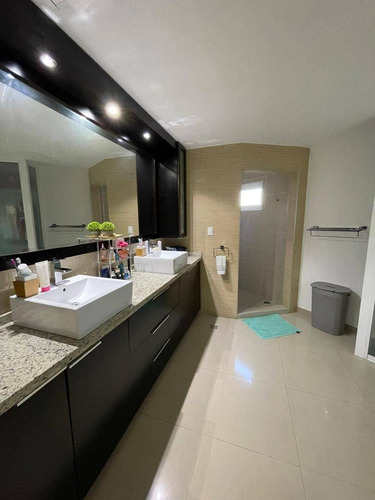 * Josefina Toledo: Hermosa Casa En Venta En El Parral, 495m², Cocina Concepto Abierto, Maletero, Bello Jardín Con Parrillera, Terraza, Fachada En Mármol, Planta 100%, Filtro Ósmosis Inversa, 268730
