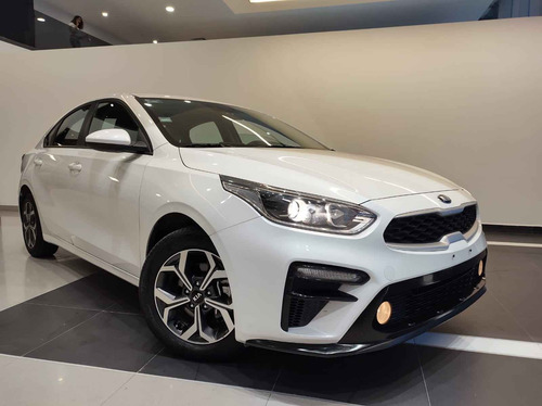Imagen 5 de 11 de Kia Forte 4 Pts Lx 20l Ta A/ac F Niebla R-16