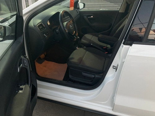 Imagen 3 de 12 de Volkswagen Vento 2020 1.6 Confortline At