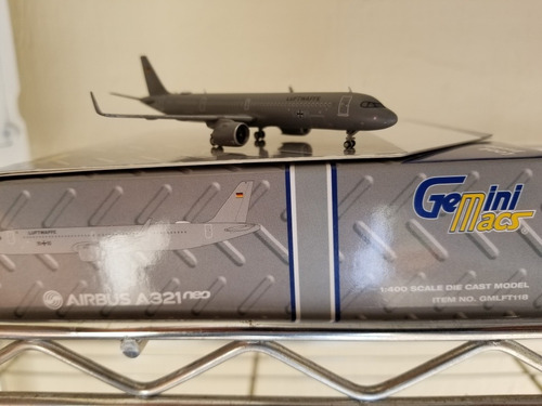 Avion Airbus A321neo De Luftwaffe 15+10 En La Escala 1:400