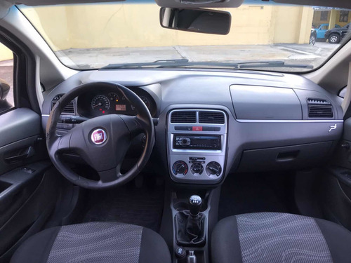 Imagem 13 de 15 de Fiat Punto 2010 1.4 Flex 5p