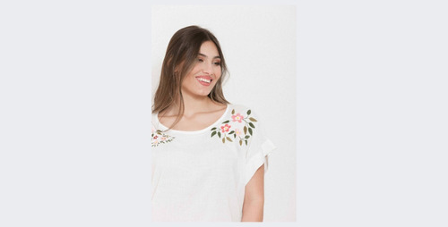 Blusa Lino Bordada T M Blanca. Hermosa!  Imperdible!