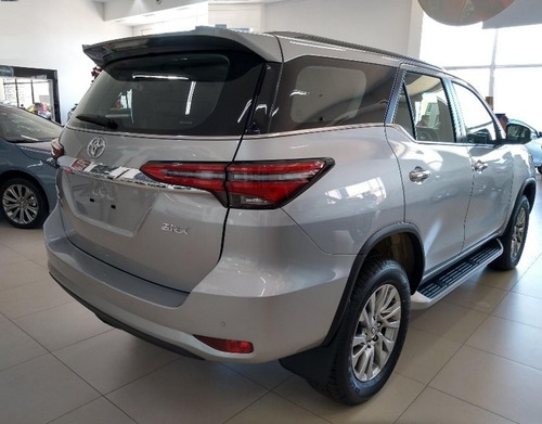 Toyota Hilux Sw4 Srx 2.8 D-4d Tbo Diesel 7l 4x4 Aut.0km2021