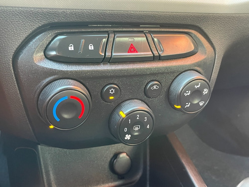 Imagem 8 de 11 de Chevrolet Onix Joy 1.0 Flex Completo 2019 R Motors