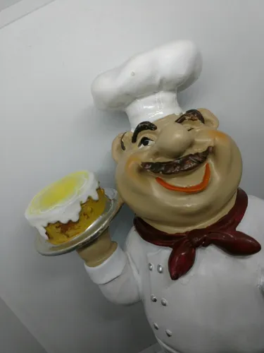 Figura Chef Con Torta De Resina 20cm X 9cm Excelente Calidad