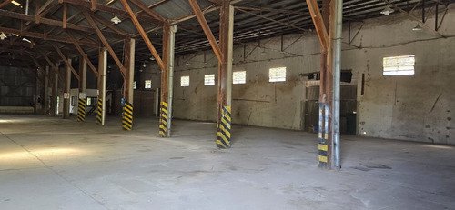 Galpón 1000 M2 C/ Ofi Y Baño - Centenario