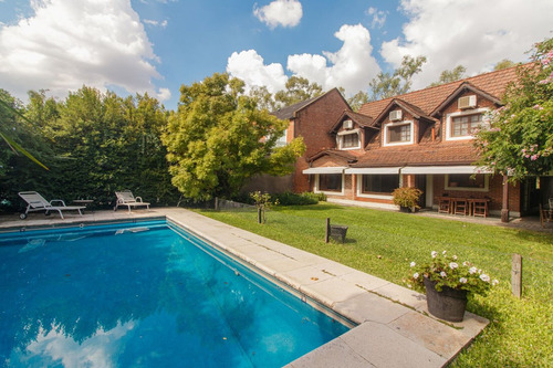 Casa En Venta Barrio Camino Real San Isidro
