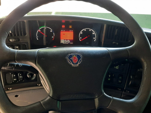 Imagem 10 de 12 de Scania P 360 6x2 2013/2014
