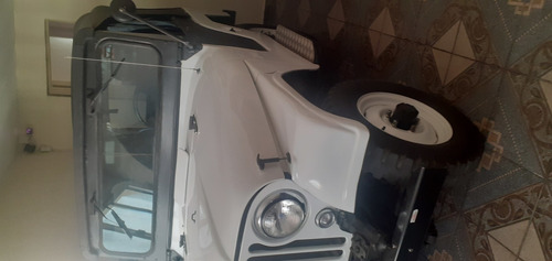 Imagem 1 de 9 de Jeep Wilins