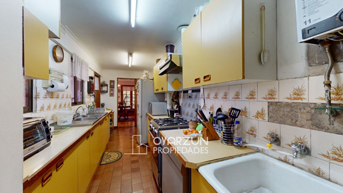 Casa 4 Dormitorios 3 Baños 6 Estac. Con Terreno De 1.334 M²
