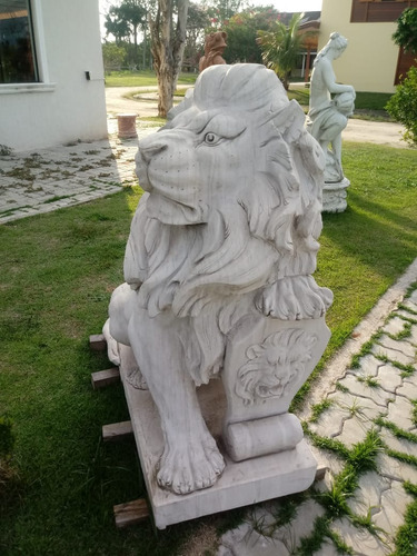 Leões Em Mármore Carraro, Esculpida A Mão, Otimo Preço 
