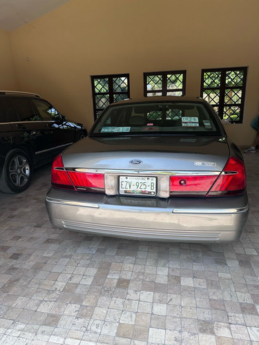 Ford Grand Marquis Ls Análogo At