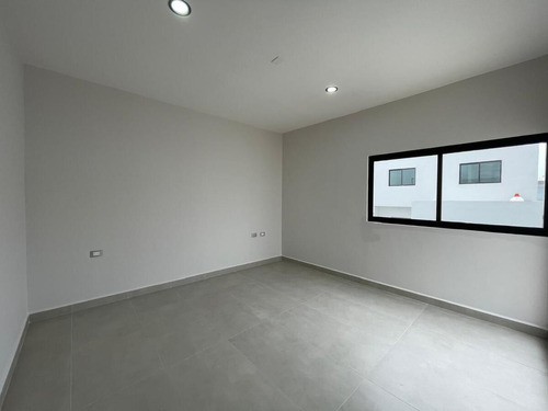 Casa En Venta En Veracruz Con Hab En P.b. Fracc. Lomas De La Rioja