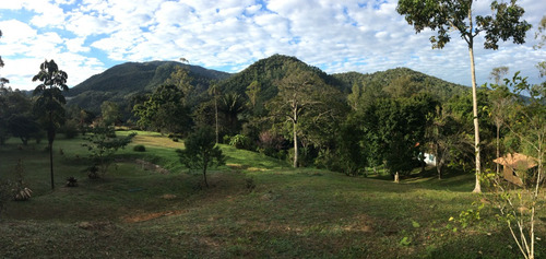 Sítio Em Macaé De Cima, Nova Friburgo, Rj.