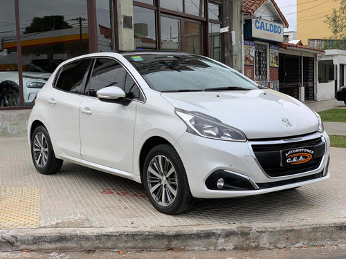 Imagen 3 de 11 de Peugeot 208 2017 1.6 Feline