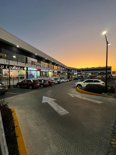 Exclusivos Locales Comerciales En Renta 50 M2  En Queretaro.