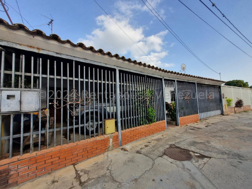 Se Vende Casa Sin Cortes Eléctricos En Avenida Libertador Barquisimeto, Edo -lara. E.y.s.r