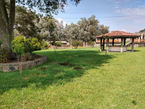 Gran Oportunidad! Terreno Con Construcciones Diversas
