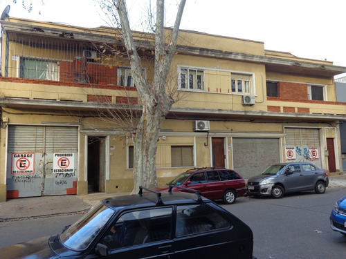 2 Naves, 2 Entradas Camiones, Local, Oficinas Y Deposito