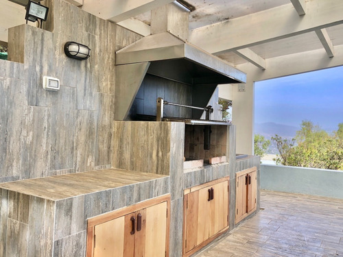 En Venta Interesante Y Sólida Casa En Costa Cachagua