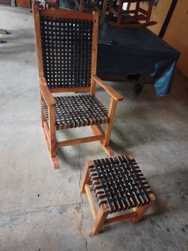 Sillon Mecedor De Algarrobo Artesanal Con Cuero De Vaca Marrón Cuero De Vaca