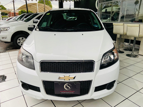 Imagen 3 de 15 de Chevrolet Aveo 2015 Ls