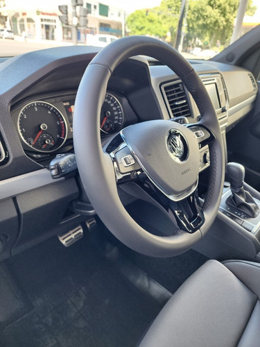 Imagen 11 de 25 de Amarok V6 Highline 258cv C/ Estribos Y Barra Antivuelco #02