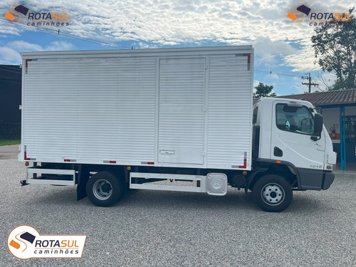 M.benz Accelo 1016 2019