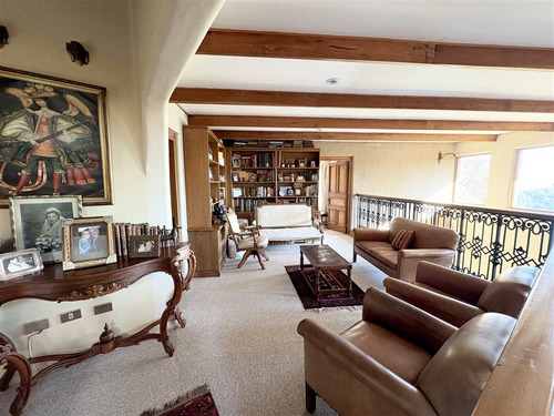 Hermosa Casa En Venta De 5 Dorm. En Las Condes