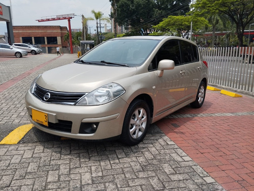 Nissan Tiida 1.8 Premium 5 p