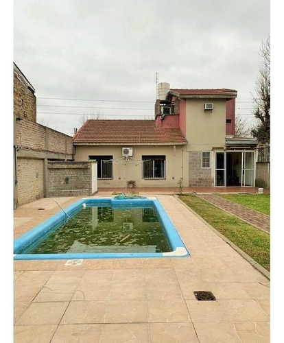 Imagen 12 de 14 de Casa Con Pileta Y Amplio Parque - Luis Guillon