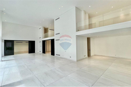 Exclusivo Dúplex Con Jardín, Piscina En San Damián
