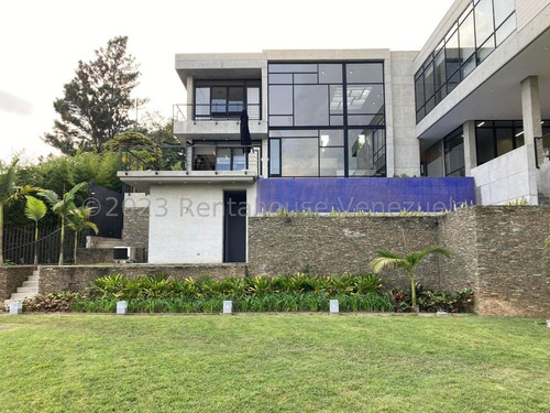 La Mejor Casa Con Modernos Materiales De Construccion En Venta En La Lagunita Country Club Yf