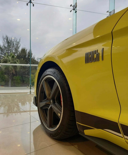 Imagen 3 de 9 de Ford Mustang Mach 1 Amarillo