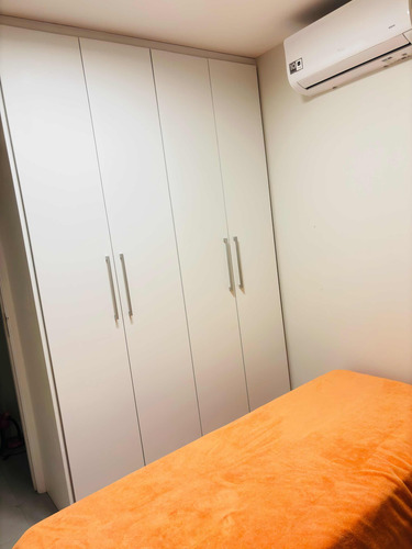 Apartamento Com Acabamento Em Alto Padrão.