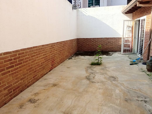 Ligia Guardia Vende Town House En Conj. Res. Las Trinitarias, San Diego. Plth-254