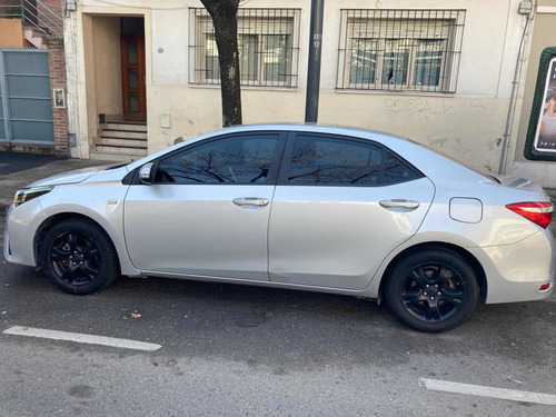 Imagen 7 de 12 de Toyota Corolla 2015 1.8 Xli Cvt 140cv