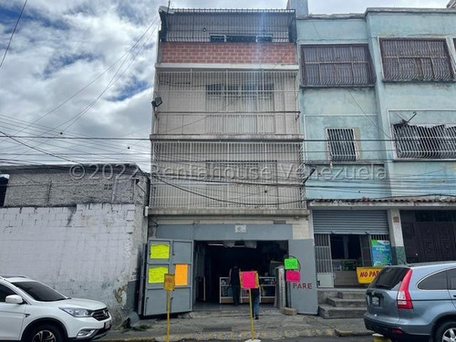 Vendo Edificio De 3 Planta Con Local Comercial En Catia. Mls #22-23270.