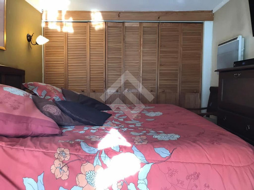 Casa En Venta De 5 Dorm. En Ñuñoa