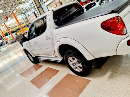 Mitsubishi L200 Triton 2.4 HLS 4X2 CD 16V