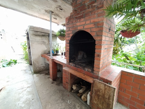 Imagen 9 de 12 de Marisol Castro Vende Terreno Con Bienhechuría En Los Teques | Miranda | Fot-mamo Marisol 04244923040